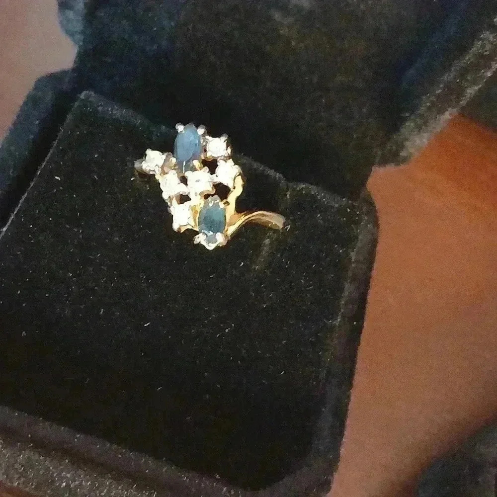 Vtg. 18K GE Oval Cut Sapphire Moissanite - Women's Size 6 - Used Con. - Picture 1 of 12